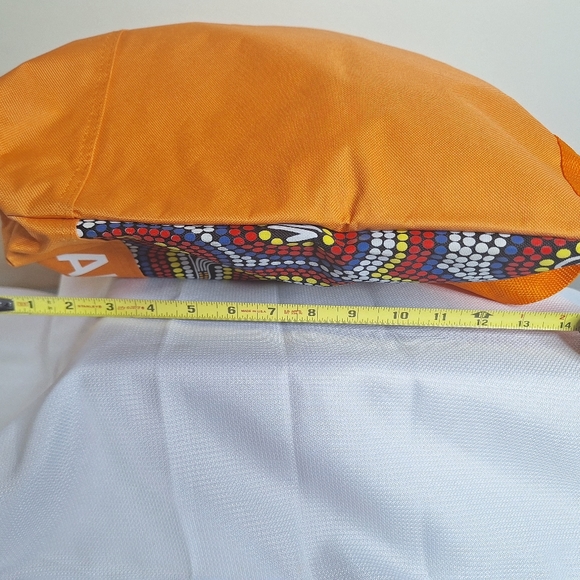 NWT "The Land Down Under" reuseable shopper and tote. - Picture 4 of 12